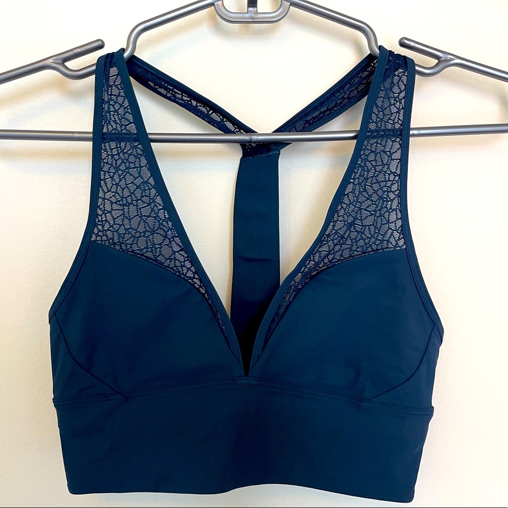 Lululemon sport bra